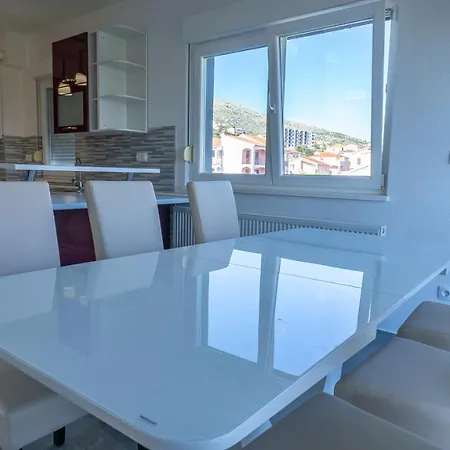 Casa Llena * Seget Vranjica