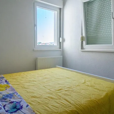 Casa Llena Apartment Seget Vranjica