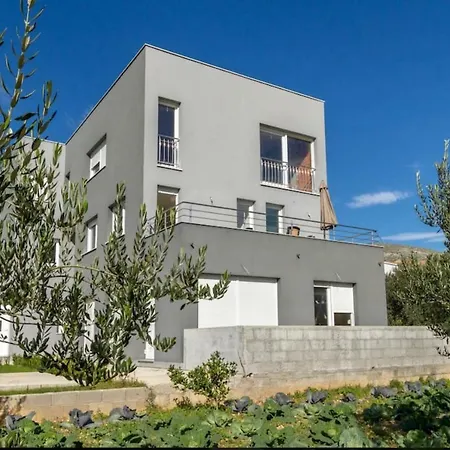 Casa Llena * Seget Vranjica