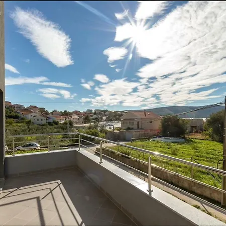 Casa Llena Apartment Seget Vranjica